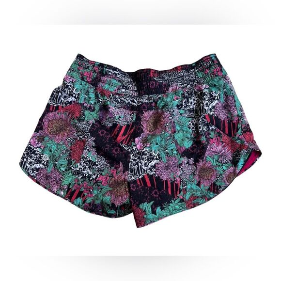 Lululemon Choose A Side Reversible Hot Pink Tropical Shorts 3” Inseam Size 8 - Picture 3 of 6